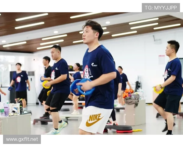 安赛龙每天吃五顿饭，训练完还要称体重