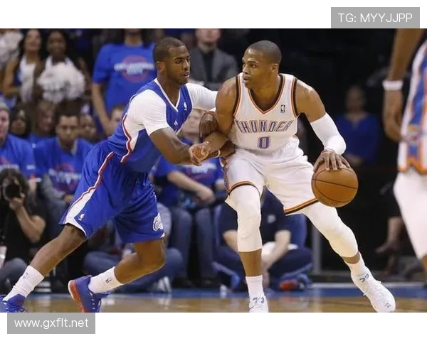 克里斯·保罗挡拆组织效率提升助凤凰城稳固球队核心地位